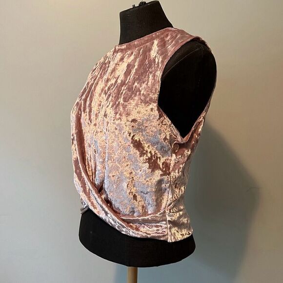 NWT Guess Women's Prism Pink Carrie Crush Velvet Twist Tie Crop Top - Picture 2 of 8